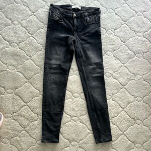 Zara Basic Z1975 Denim —women size 4 USA—black—mid/high waist